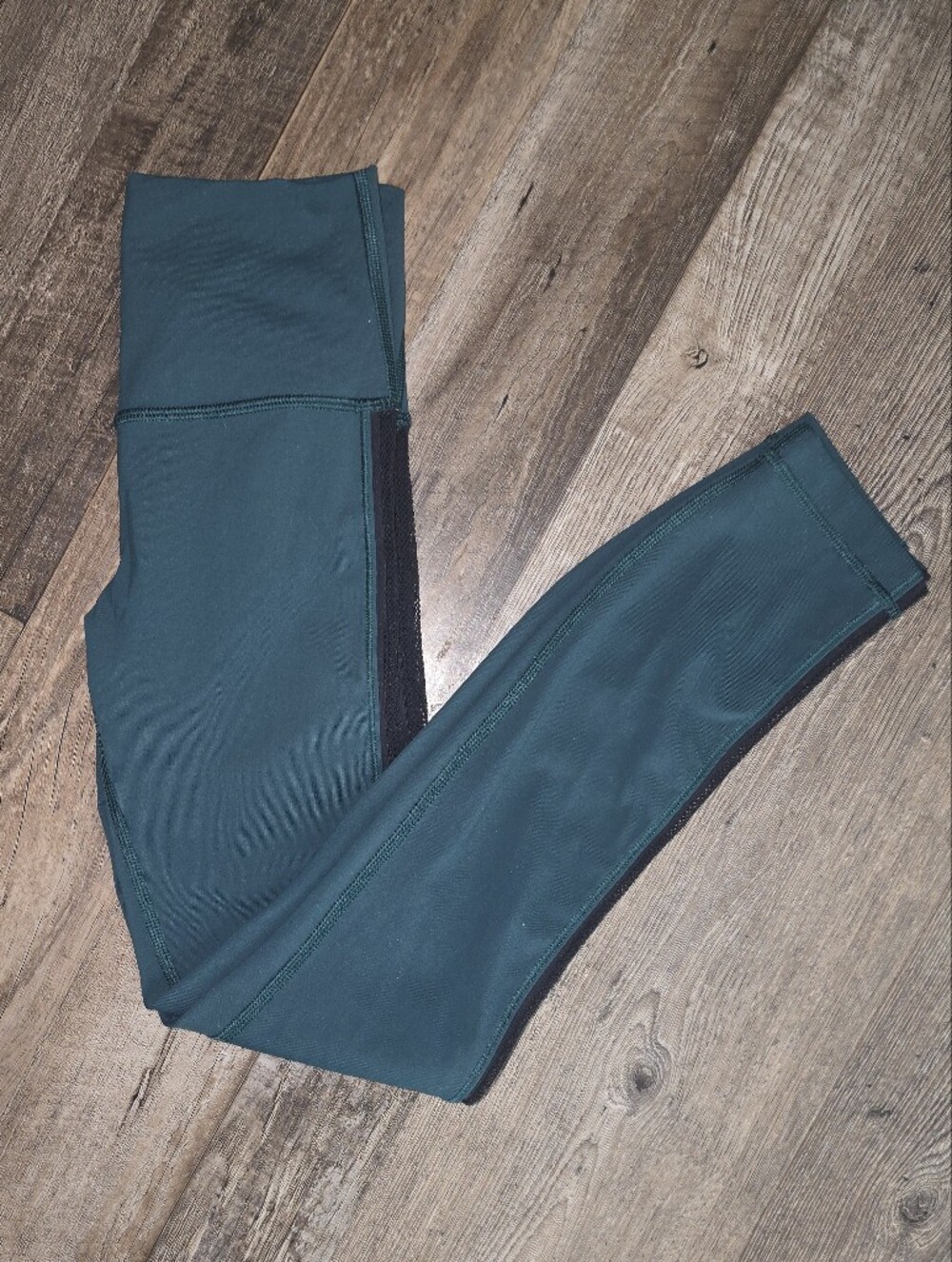 Lululemon High Times 7/8 Wing Mesh Leggings Size: 2